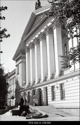 Tallinna Laevastiku Ohvitseride Maja.  similar photo