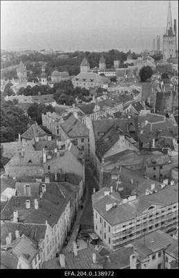Lennuvaade Tallinna vanalinnale.  similar photo