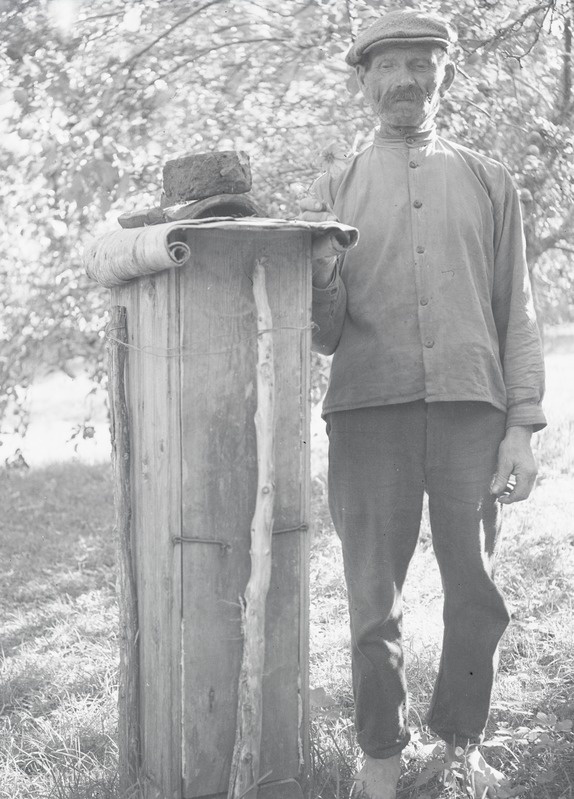 Pakkpuu tagakülg, Keila khk