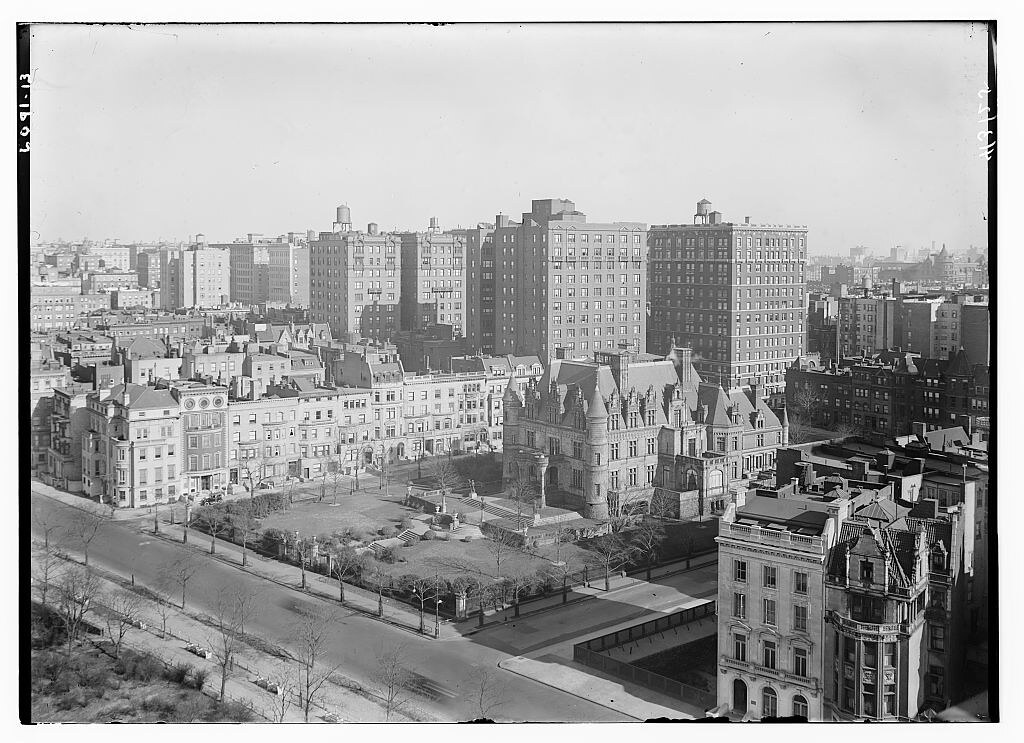 [Riverside Drive, Upper West Side, New York City] (LOC)