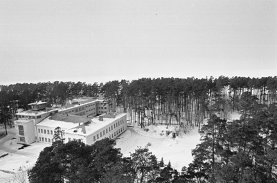 Narva-jõesuu sanatoorium. "this is the collois sanatoorium."  similar photo