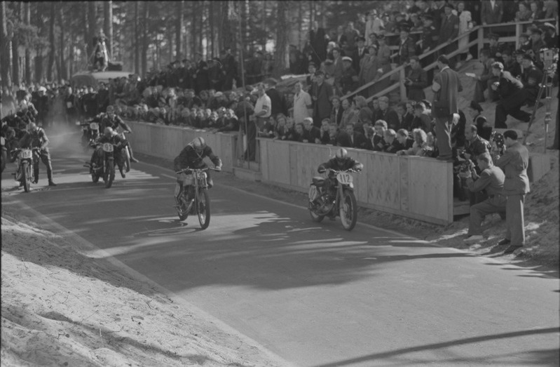Mootorrataste ringrajasõidu meistrivõistlused 1949