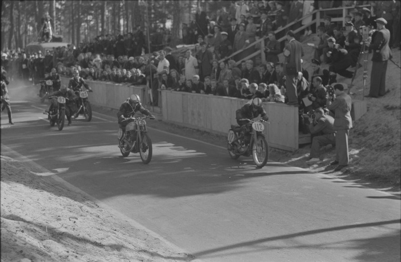 Mootorrataste ringrajasõidu meistrivõistlused 1949