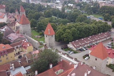 Tallinn, vaade Tornide väljakule Oleviste kiriku tornist. rephoto