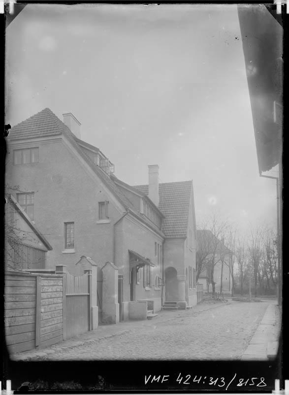 Photo-negative, Gabler house