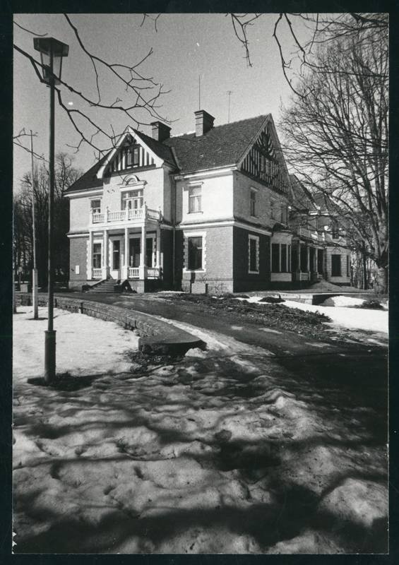 Photo, Olustvere Sovhoostehnikumi building