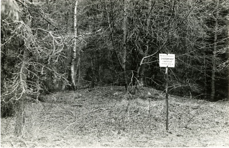 Ohverdamiskoht Tõlluste mõisa Kuusiku metsas