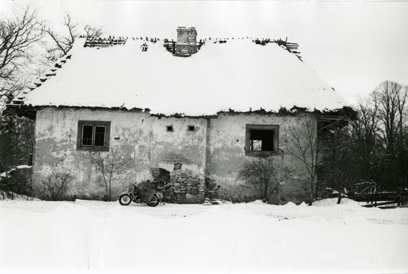 Tõlluste mõisa aiamaja