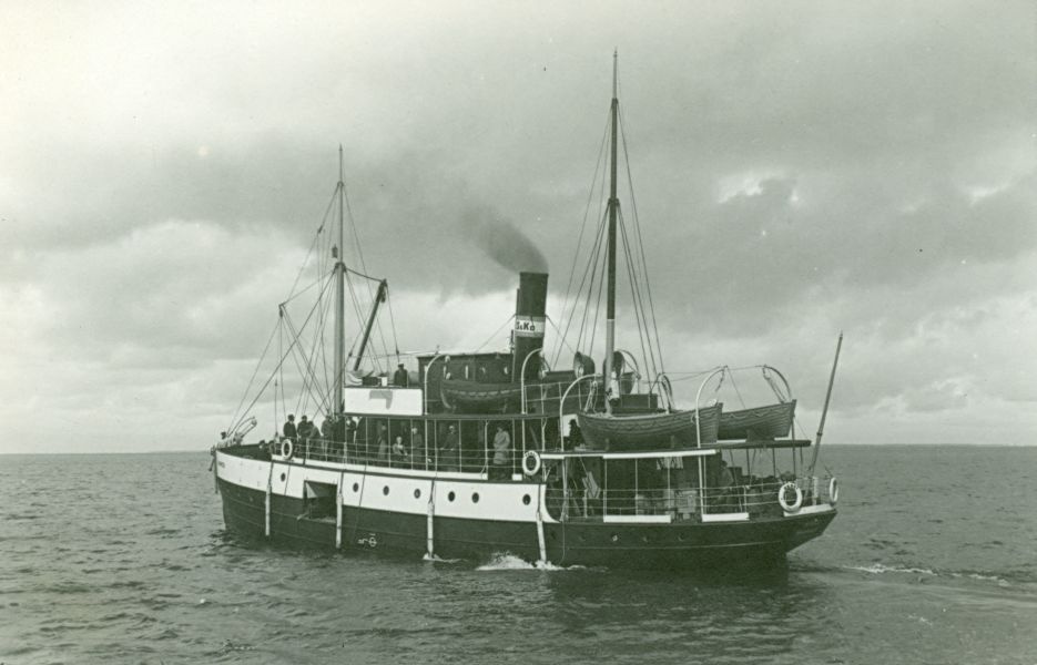 Foto. Dampfi album. Aurik Hansi merel. Umb 1934.