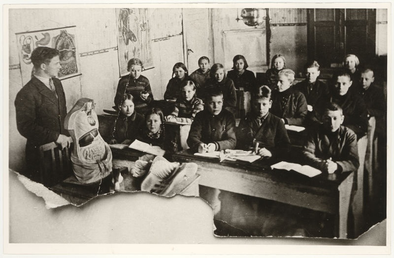 Vergi primary school students in the class