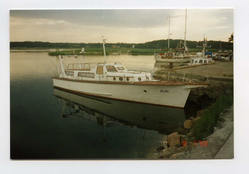 Vergi harbour, motor boat "Pille", away from yachts