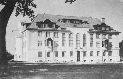 Eesti Panga Viljandi osakonna hoone Vabaduse platsil  duplicate photo