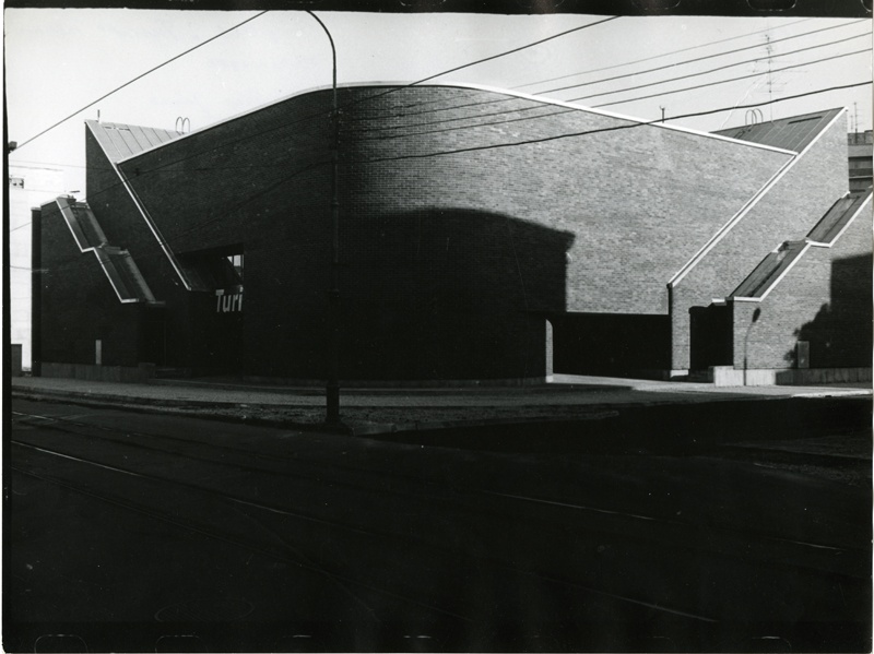 Shop Tourist, building view. Architects Peep Jänes, Henno Sepmann