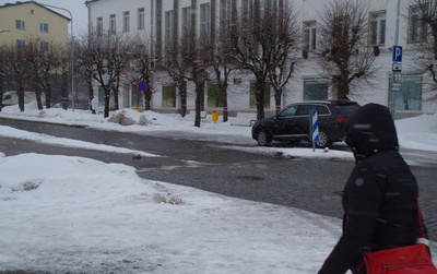 Rakvere TÜ 100 aastapäev, aurupritsi kaarik tribüüni ees rephoto