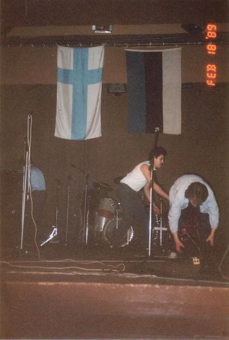 Soome Virolahti valla delegatsiooni külaskäik Hiiumaal 18.-20.02.1989.a.
Ansambel "Hept" enne kontserti Kärdla kultuurimajas