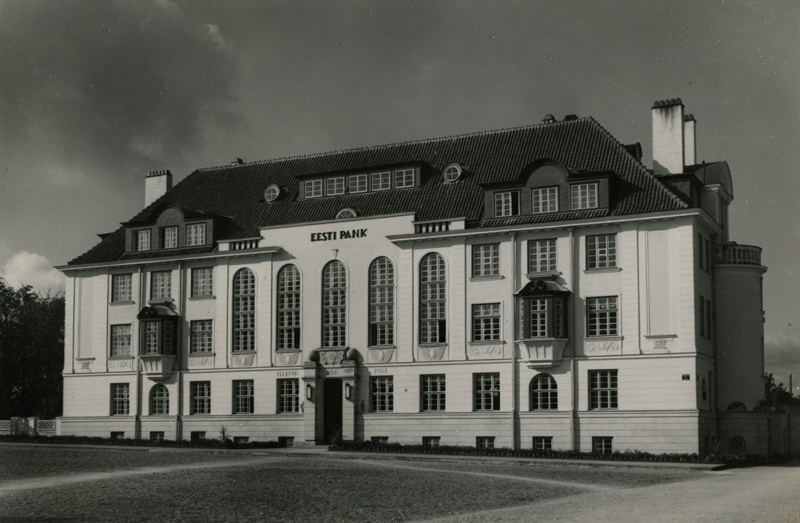 Building of the Viljandi Department of Eesti Pank, view of the building. Architect Karl Burman