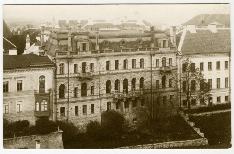 Court 6, the façade of the Provincial Museum building by Pika Foot.