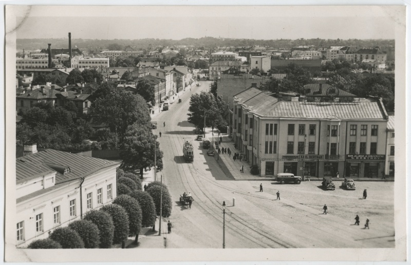 Viru square (Russian market) - view towards Narva mnt.
