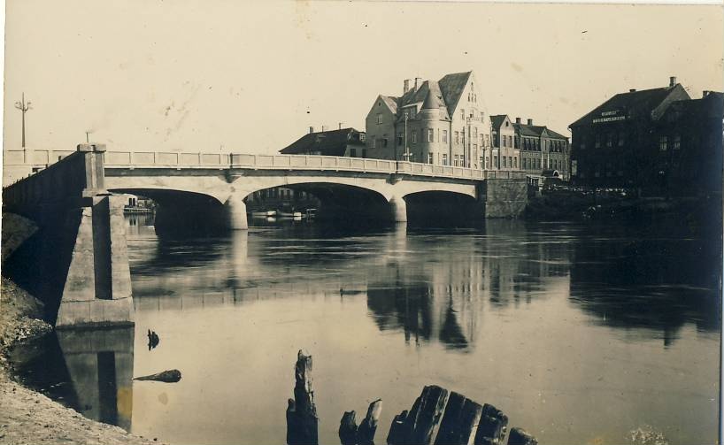 Tartu bridge over Emajõe