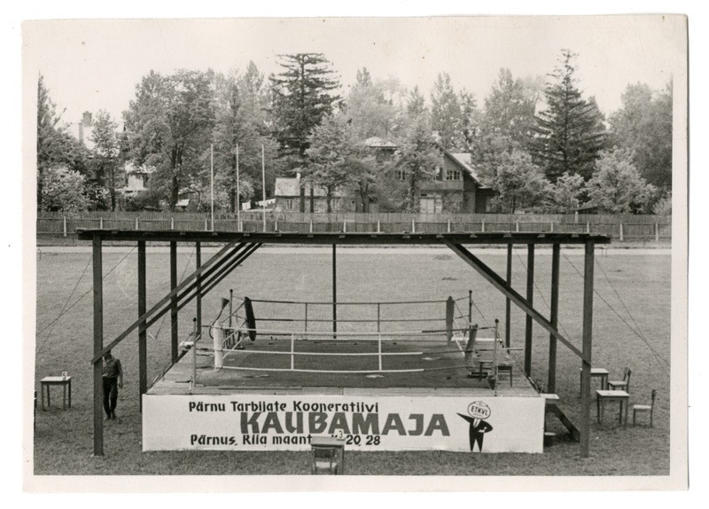 Foto. Tarbijate Kooperatiivi reklaam Pärnu staadionil