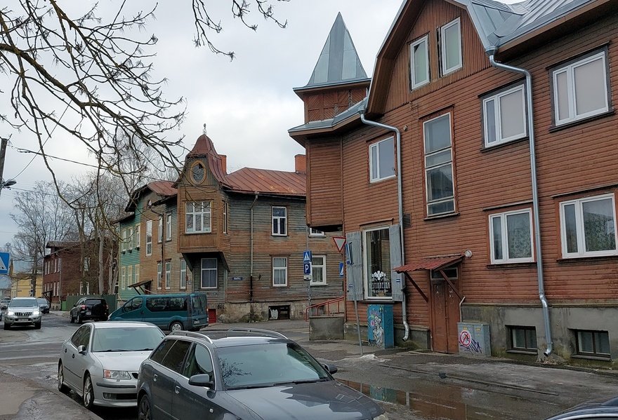 Tallinna puitagul Timuti ja Ristiku tn nurk, vaade rephoto