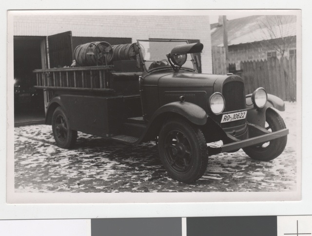 4th team fire extinguishing car "Chevrolet" in 1940.