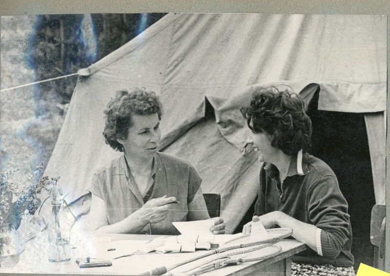 Foto albumis. Esimene PKV telklaager Reiu jõe ääres 5.06-18.06.1965.aastal. III.