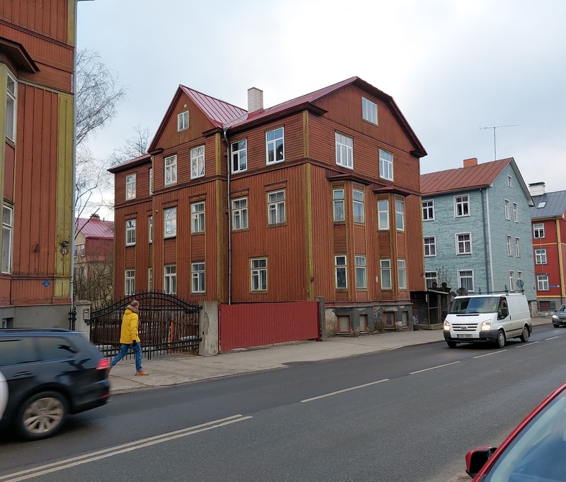 Pelgulinn: Ristiku 5 elamu rephoto