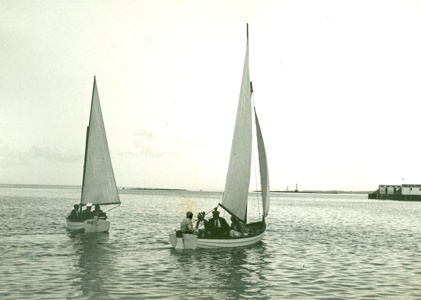 Foto. Dampfi album. Purjepaat Kajak ja jaht Viola purjetamas Haapsalu lahel. Juuli 1932.