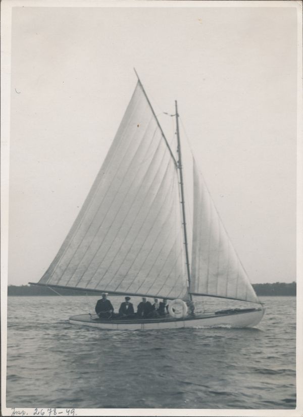 Foto. Dampfi album. Purjejeht Dolli Haapsalu lahel.