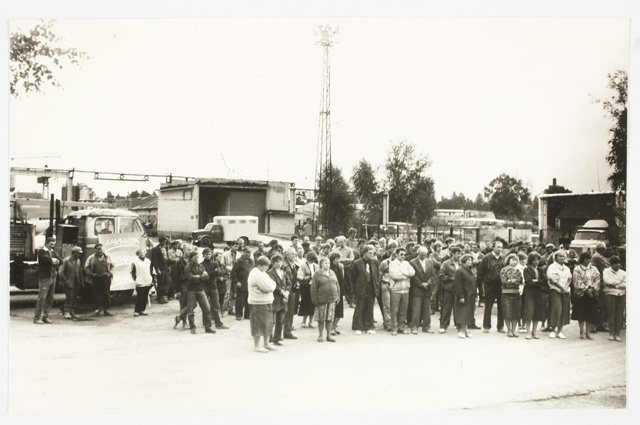 Miting in Võru KEK during the August Push, mass in KEKi yard
