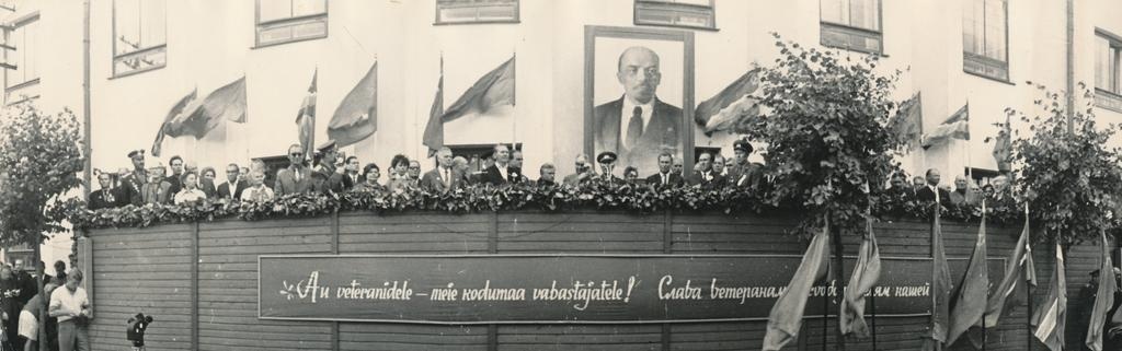 Photo.  The tribute to the executive committee dedicated to the 25th anniversary of Võru’s release.