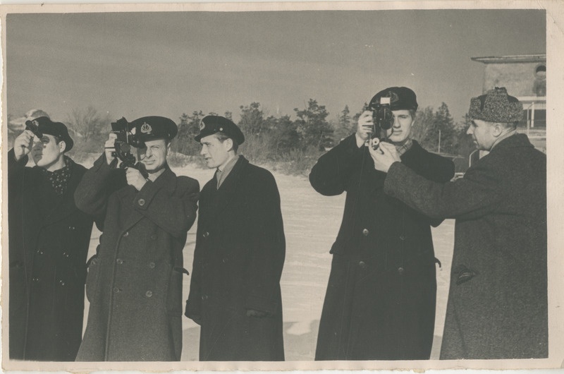 Foto, must-valge. Kapteni abide koolitus