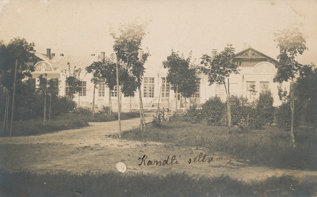 Postcard. Võru . Take the house of the Society at the beginning of the 20th century.