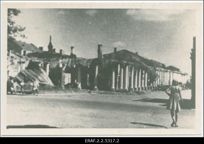 Sõjas purustatud Tartu Kaubahoovi hoonestus.  duplicate photo