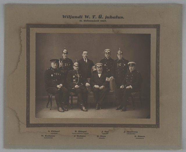 Photo from Viljandi VTS management on December 11, 1927, when a new spray house is completed.