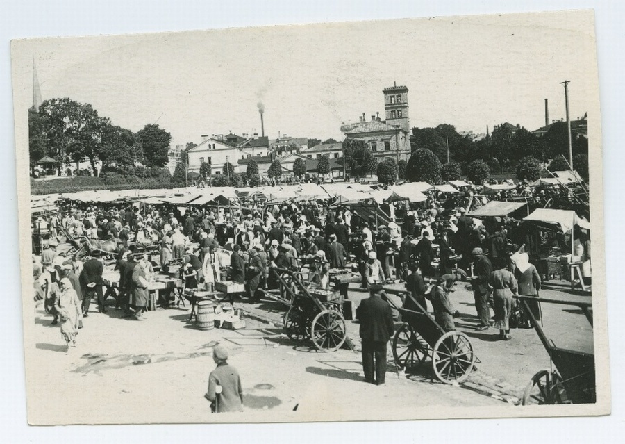 Tallinn, Russian market, view of the edemal, behind the Viru Gate Mount and Pritsimaja.