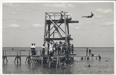 Foto. Dampfi album. Vettehüpe Aafrika ranna hüppetornist. 1932.  similar photo