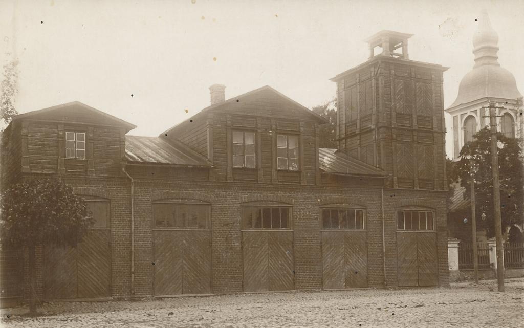 Photo postcard. Võru. Building of Võru Vabatahtliku Firefire Society in 1926.