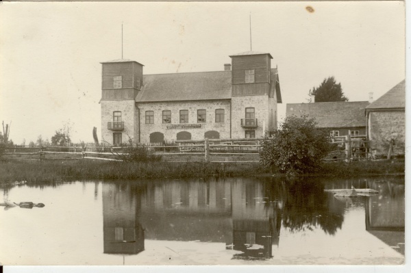 Photo, Ambla fire extinguishing building in 1935.