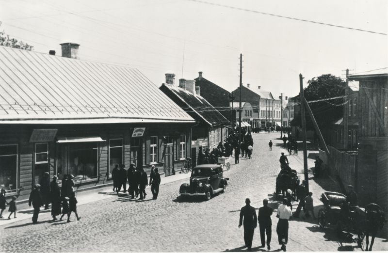Photo. Haapsalu. View of the shelter street from the construction of the fire extinguishing store towards the Post Street. The midst of the 30s of the 20th century.