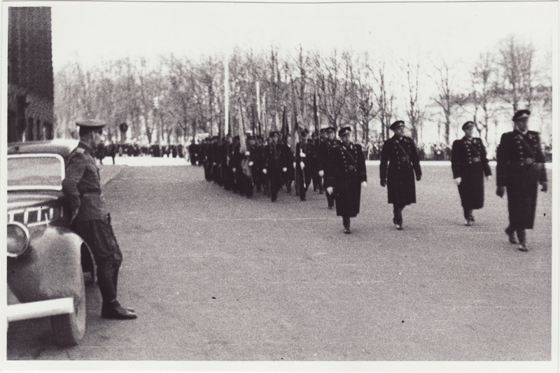 Celebration of the 30th anniversary of the Soviet fire extinguishment. The Colonel of ut members on parade in 1948.