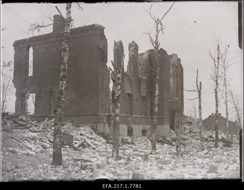 Vene Gümnaasiumi varemed.
