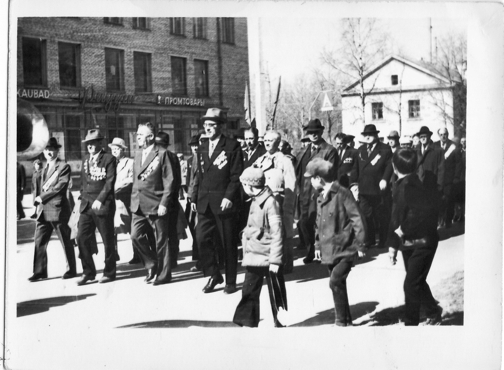 9. mai tähistamine. Sõjaveteranide kolonn.