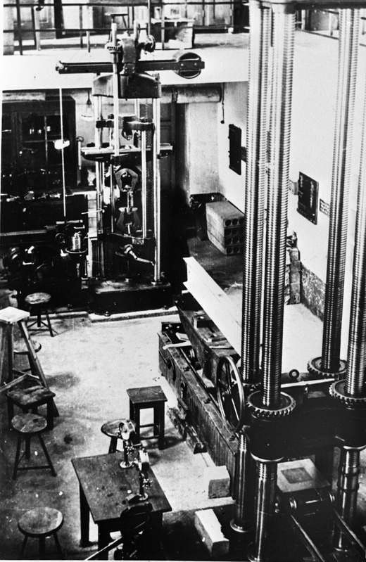 Ehitusmehaanika labor (tugevuslabor) 1950. aastatel