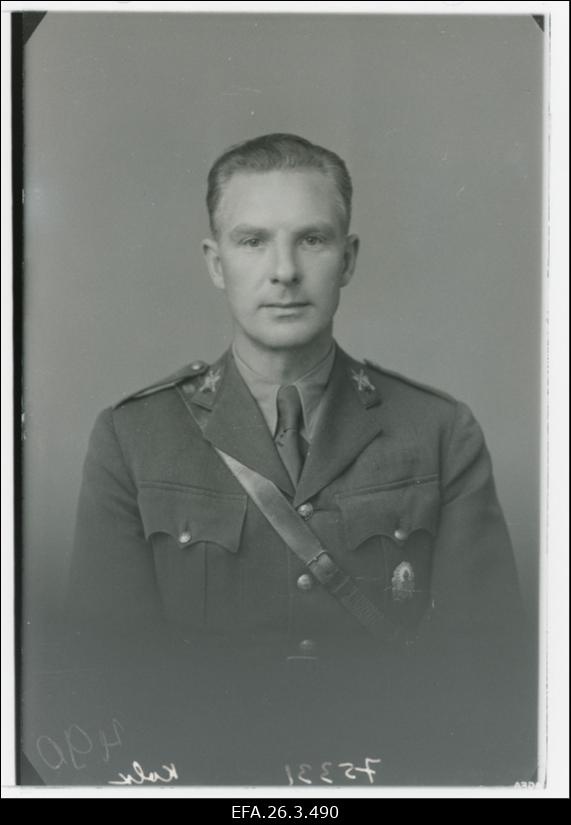 Sõjaväe Keskhaigla asjaajaja-ohvitser kapten Hugo Kolk.