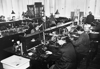 Praktika TPI Orgaanilise keemia laboratooriumis, 1957/1958.õ.a.  duplicate photo