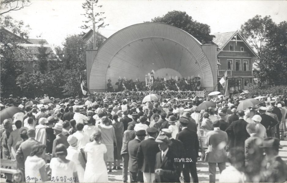 Foto. Dampfi album. Rootsi sõjaväeorkestri kontsert kõlakojas 11.07. 1926