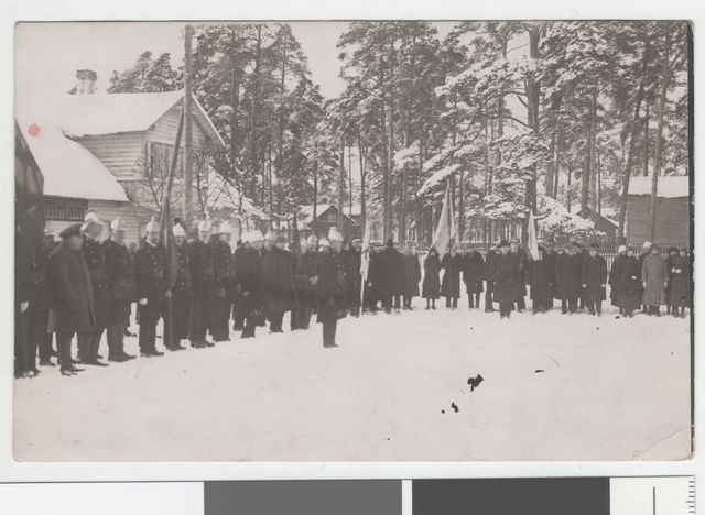 Nõmme VTS members ride with flags. 1925- 1928
