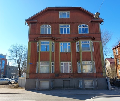 Pelgulinn: Ristiku 3 elamu rephoto